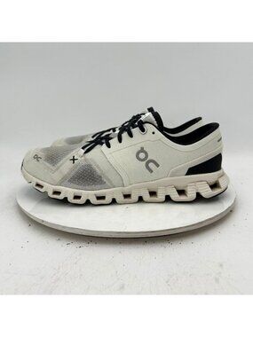 On Cloud X 3 Swiss Engineering Women Size 10  60.98697 White Black Shoes